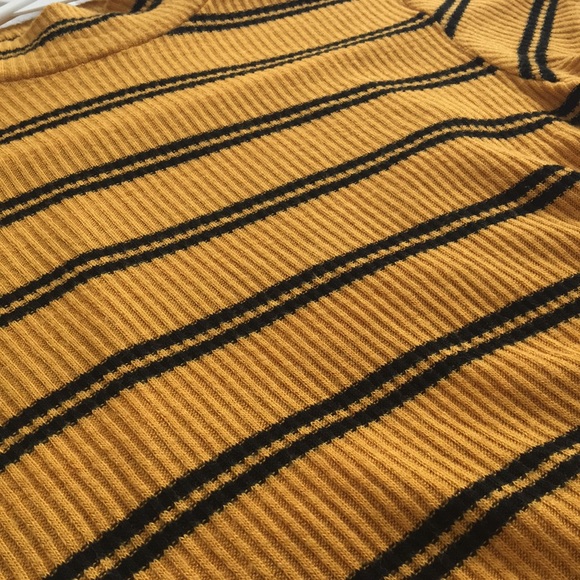 Women’s ribbed crop top - Picture 2 of 3